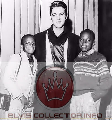 WM 1957 Elvis in middle two young student reporters school rareare