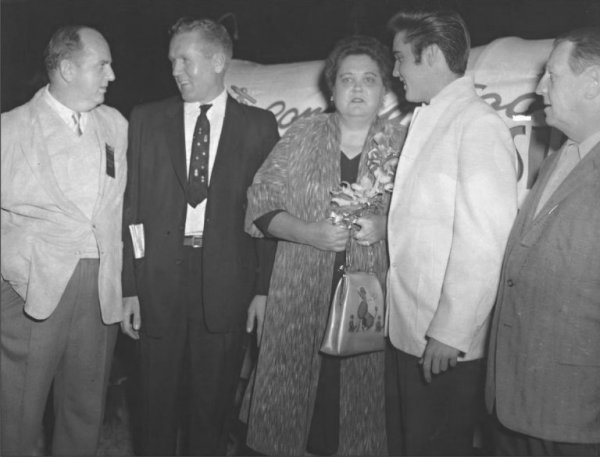 BIO Elvis with Gladys Vernon Colonel September 27 1957 rarere